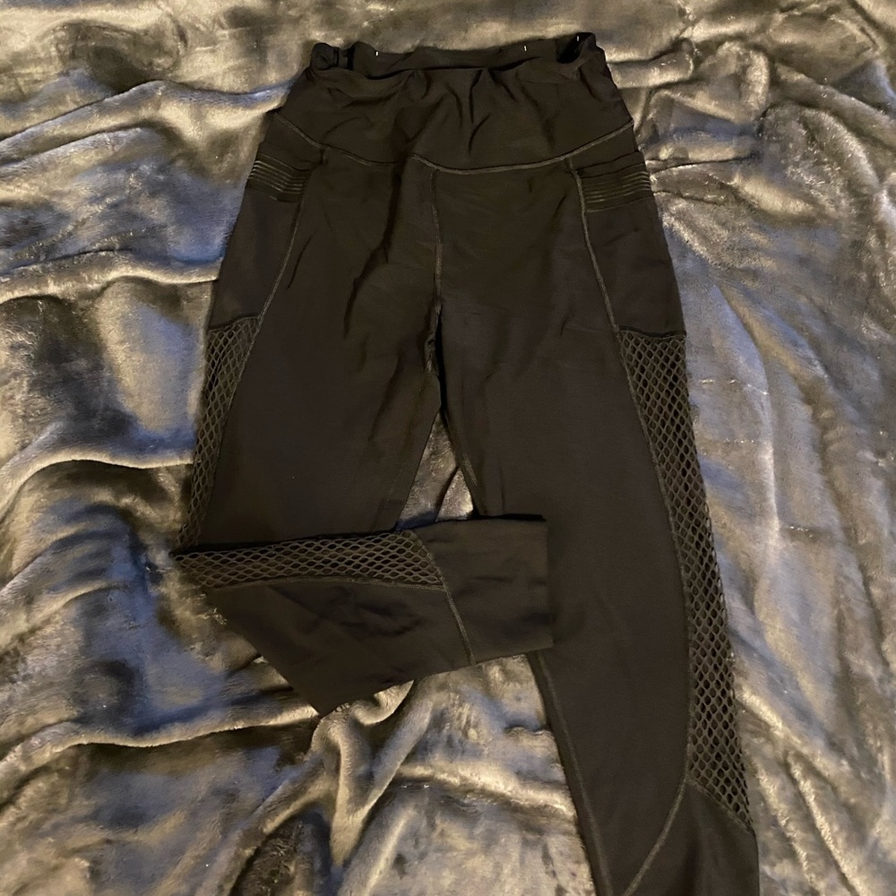 VS yoga pants 3/4